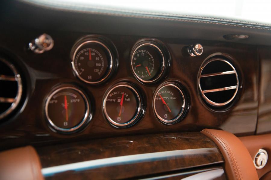 Панель приборов Bentley Arnage T 2007 года  (фото 15 из 33)